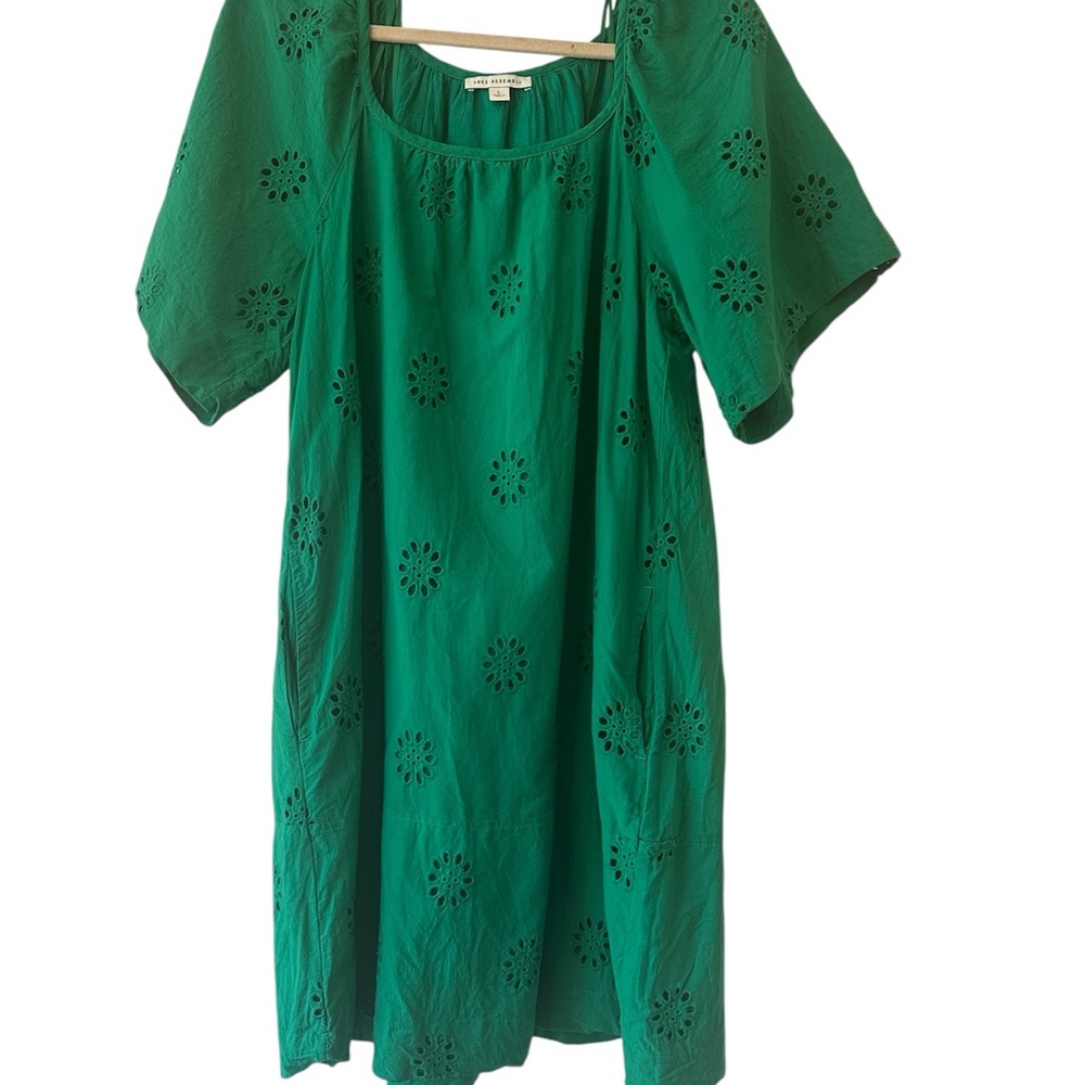 Green Eyelet Midi Dress with Short Sleeves - Picture 3 of 8